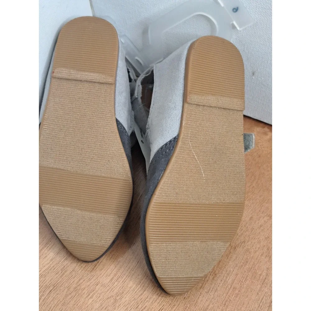 Old Navy Faux Suede Gray Ankle Strap Girls Flat Casual Shoes Closed Sandals Sz 6